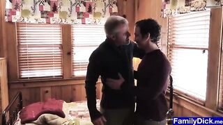 سكس شواذ - نيك مولع ازبار الجد مع احفاده - xnxx gay